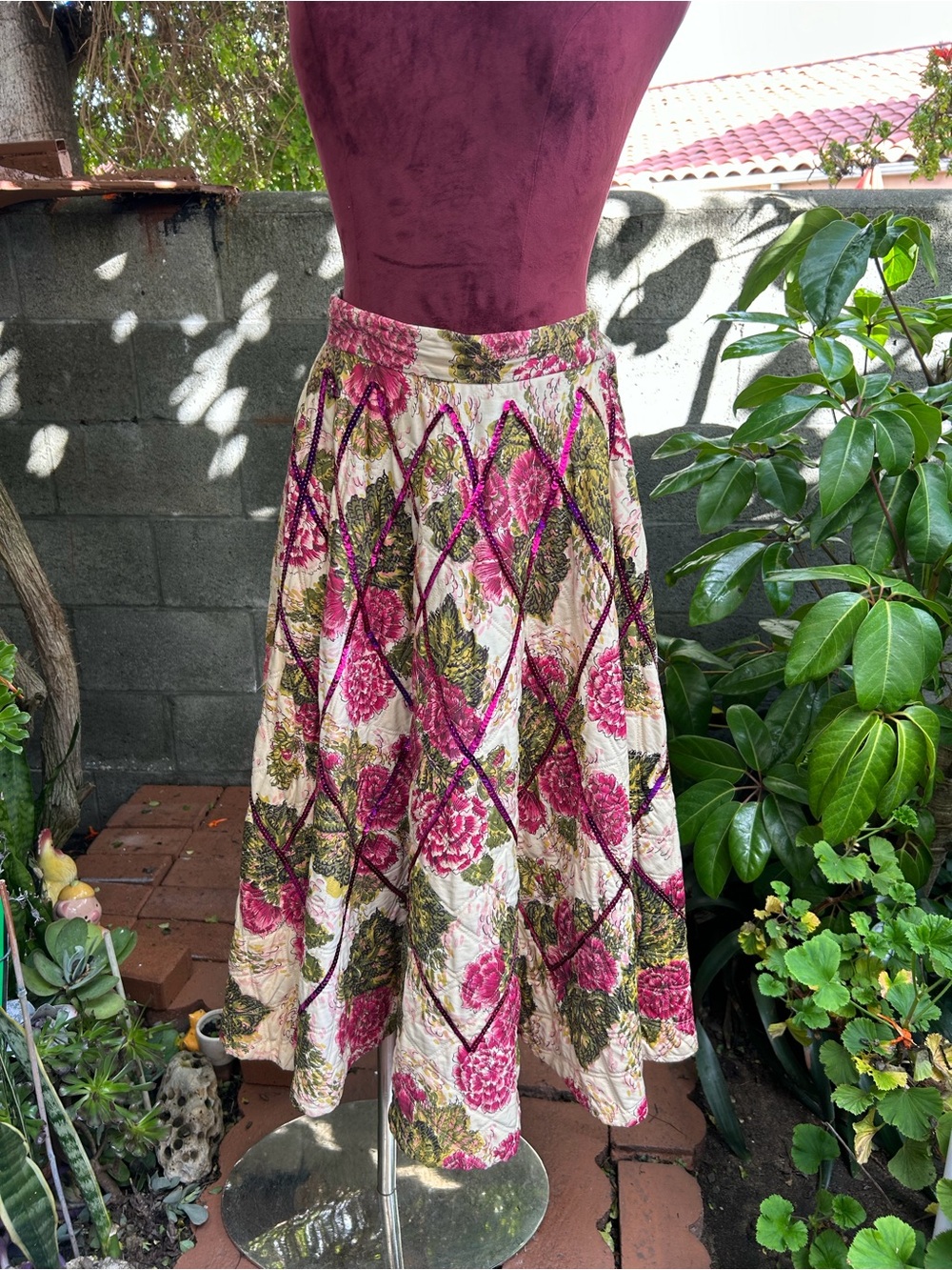 1950s vintage Floral Diamond-Quilt circle Skirt in Pink and Cream XS